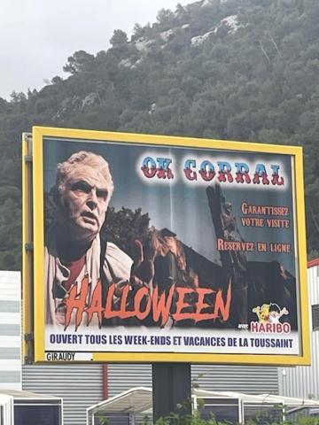 A l'Orée des pins - Gite indépendant avec baignoire balnéo et Home Cinéma en sup - Voir info de l'hôte Cuges-les-Pins Esterno foto